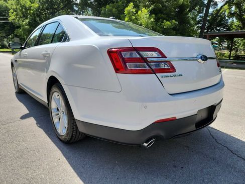 Used 2015 Ford Taurus SEL FWD image 5