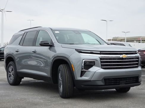 New 2026 Chevrolet Traverse LT w/ Driver Confidence Package AWD/4WD image 20
