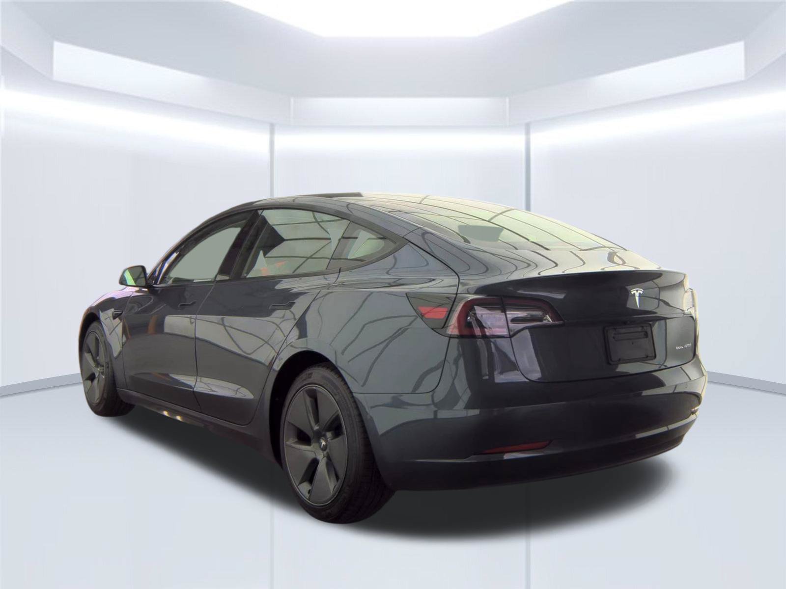 Used 2022 Tesla Model 3 Long Range AWD/4WD image 4