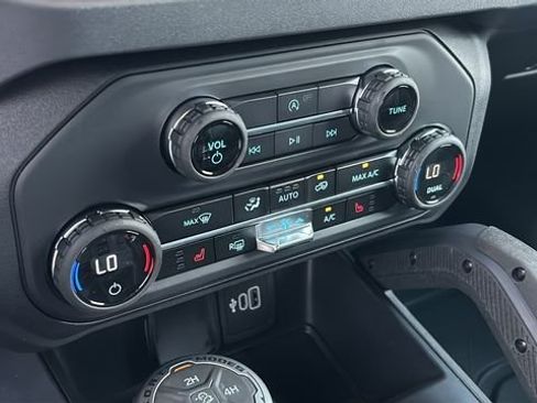 New 2026 Ford Bronco Big Bend w/ Sasquatch Package AWD/4WD image 16