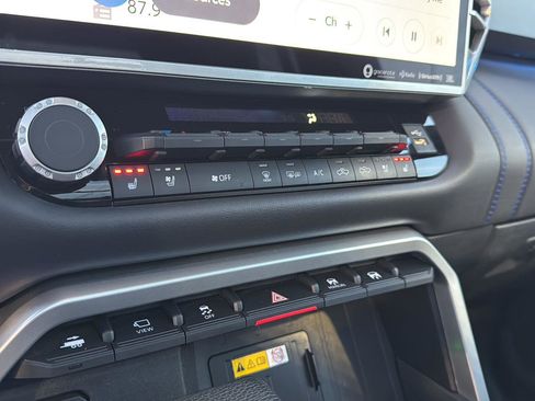 Used 2023 Toyota Tundra Platinum image 23