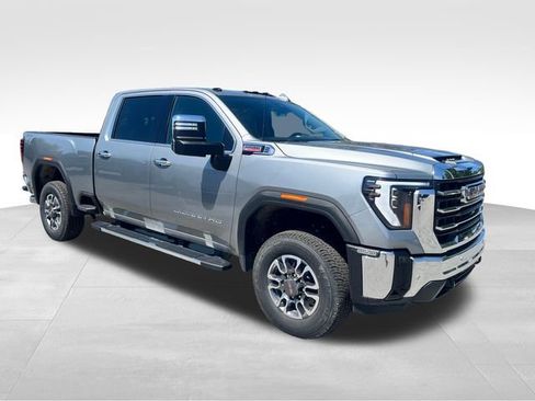 Used 2025 GMC Sierra 2500 SLT w/ SLT Premium Package image 3