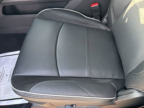 New 2026 RAM 2500 Laramie AWD/4WD image 28