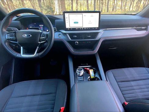 Certified 2025 Ford Explorer ST-Line w/ ST-Line Street Pack image 14