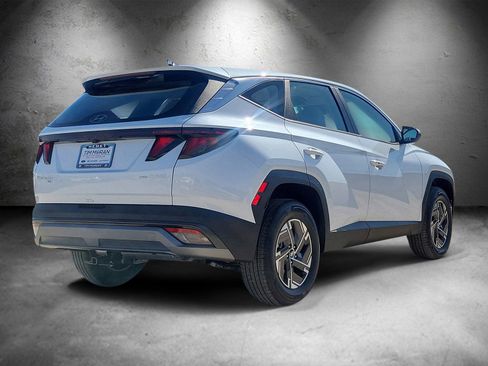 New 2026 Hyundai Tucson Blue SE w/ Tow & Go Package AWD/4WD image 3