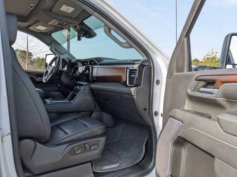 Used 2024 GMC Sierra 2500 Denali w/ Denali Reserve Package image 45