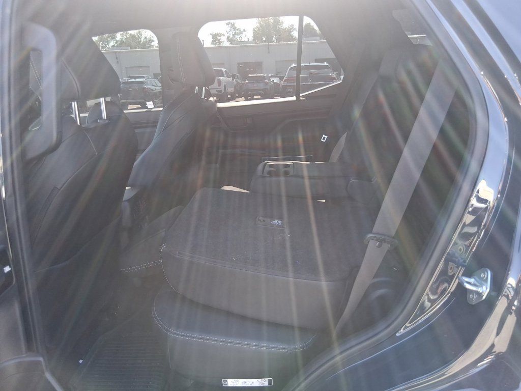 Used 2025 Toyota 4Runner TRD Off-Road Premium w/ Tow Technology Package AWD/4WD image 18