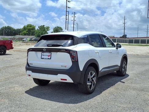 Used 2025 Nissan Kicks SV FWD image 18