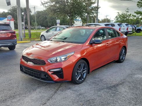 Used 2020 Kia Forte GT-Line w/ GT-Line Premium Package FWD image 3