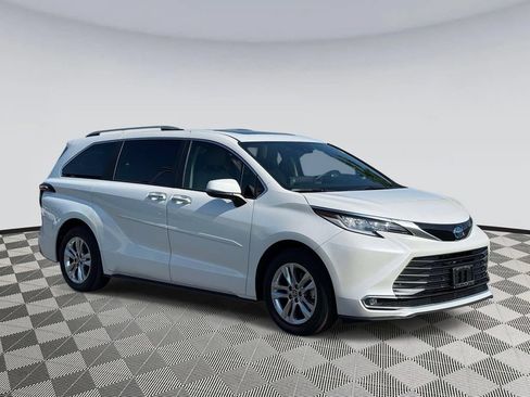 Used 2024 Toyota Sienna Limited AWD/4WD image 1