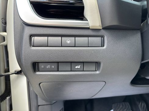 Used 2023 Nissan Rogue SL w/ SL Premium Package FWD image 31