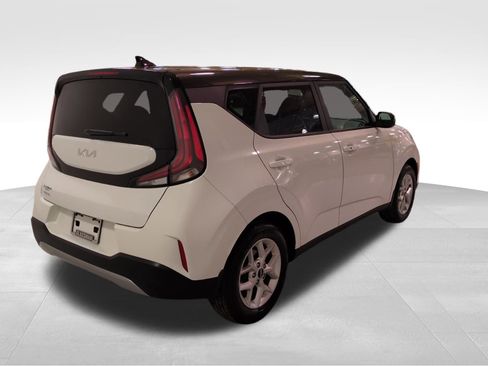 Certified 2023 Kia Soul S image 4