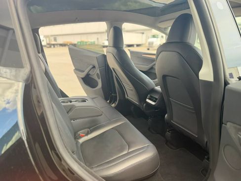 Used 2023 Tesla Model Y Long Range AWD/4WD image 22