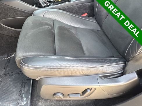Used 2021 Volvo XC40 P8 Recharge w/ Advanced Package image 23