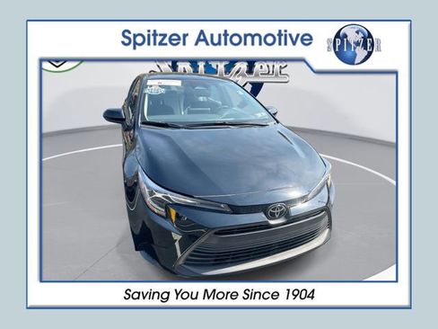 Certified 2024 Toyota Corolla LE image 1