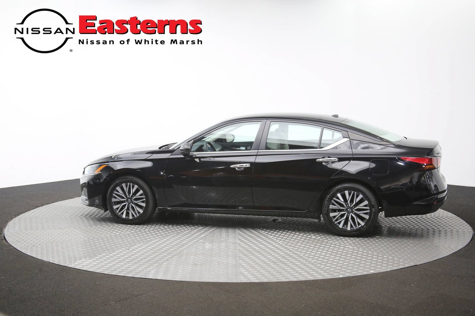Used 2024 Nissan Altima 2.5 SV FWD image 59
