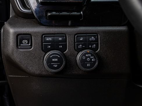 Used 2024 Chevrolet Silverado 2500 High Country w/ High Country Premium Package image 21