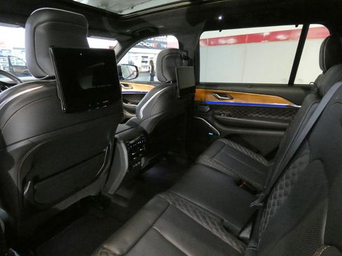 Used 2024 Jeep Grand Cherokee L Summit AWD/4WD image 29