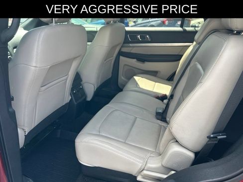 Used 2018 Ford Explorer XLT w/ Equipment Group 202A AWD/4WD image 21