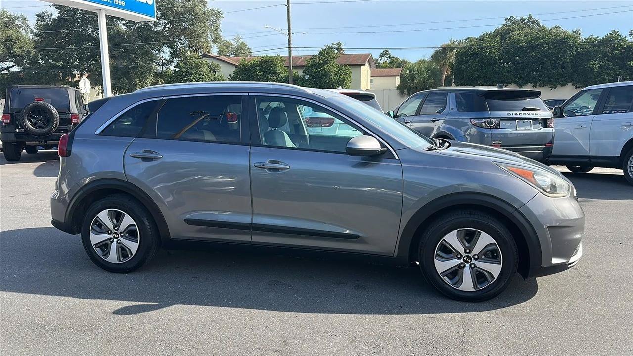 Used 2018 Kia Niro LX FWD image 7