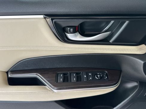 Used 2019 Honda Clarity Plug-In Hybrid image 12