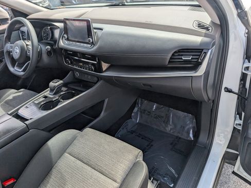 Used 2021 Nissan Rogue SV image 17