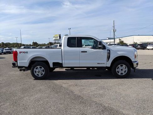 New 2026 Ford F350 XLT w/ FX4 Off-Road Package AWD/4WD image 3