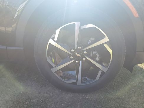 New 2026 Chevrolet Equinox EV LT image 6