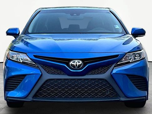 Used 2018 Toyota Camry SE w/ Audio Package FWD image 4