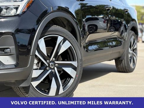 Certified 2023 Volvo XC40 B5 Ultimate w/ Protection Package Premier image 9