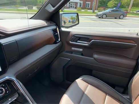 Used 2024 GMC Sierra 1500 Denali AWD/4WD image 21