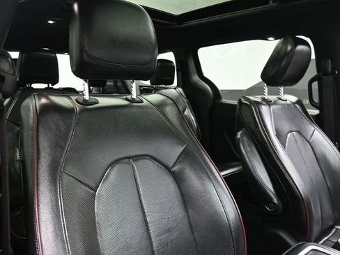 Used 2019 Chrysler Pacifica Limited w/ Advanced Safetytec Group image 26
