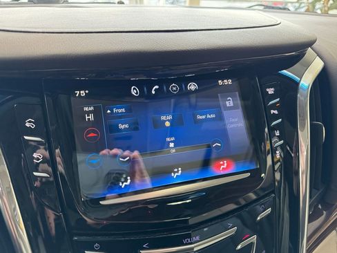 Used 2015 Cadillac Escalade ESV Premium AWD/4WD image 28