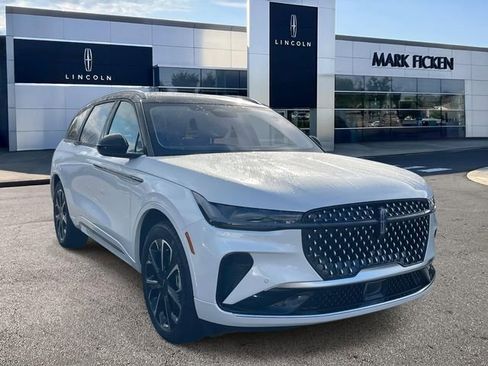 New 2026 Lincoln Nautilus Reserve image 1