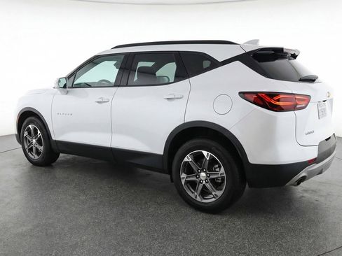Used 2025 Chevrolet Blazer LT FWD image 6