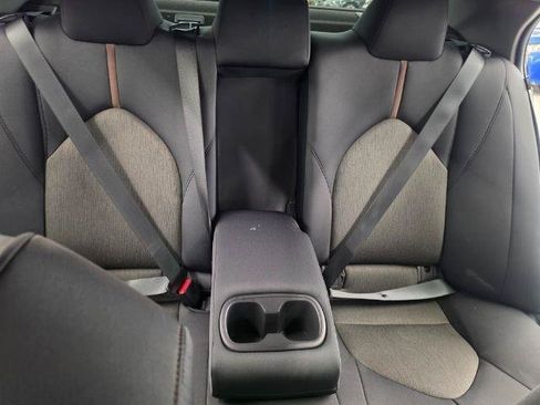 Used 2020 Toyota Camry LE FWD image 13