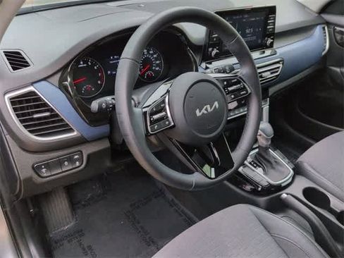 Used 2023 Kia Seltos S image 10