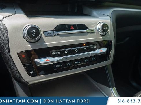 Used 2023 Ford Explorer XLT w/ Equipment Group 202A AWD/4WD image 9