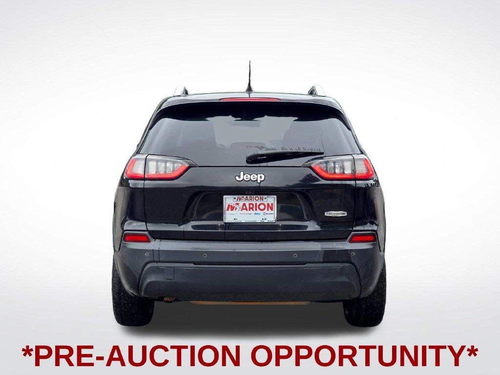 Used 2019 Jeep Cherokee Latitude Plus w/ Cold Weather Group FWD image 16