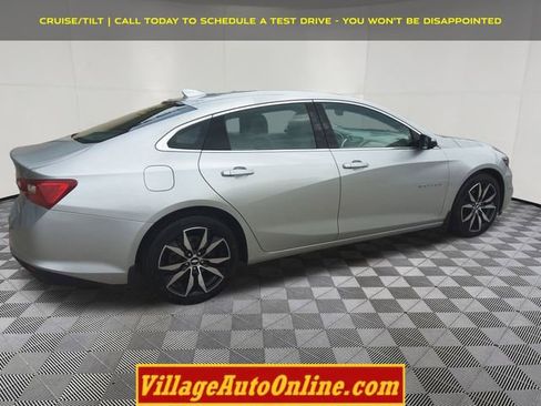 Used 2017 Chevrolet Malibu LT w/ Leather Package image 4