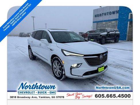 Used 2023 Buick Enclave Essence w/ Experience Buick Package image 5