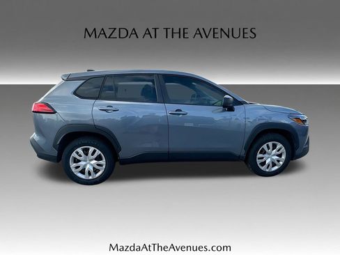 Used 2022 Toyota Corolla Cross L AWD/4WD image 8