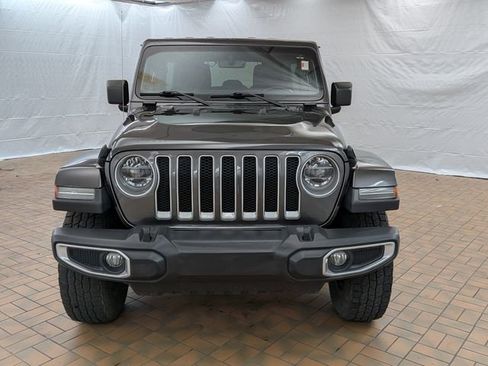 Used 2018 Jeep Wrangler Unlimited Sahara image 2