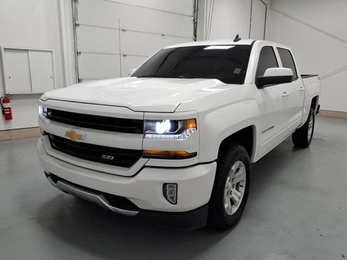 Used 2018 Chevrolet Silverado 1500 LT w/ All Star Edition AWD/4WD image 7