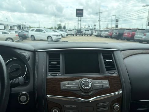 Used 2020 Nissan Armada Platinum w/ Captain's Chairs Package RWD image 10