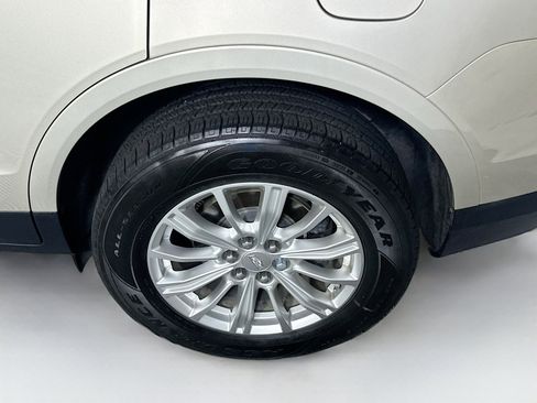 Used 2017 Cadillac XT5 FWD w/ LPO, Wheel Lock Package image 11