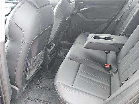 Used 2025 Audi Q6 e-tron Premium Plus w/ Premium Plus image 18