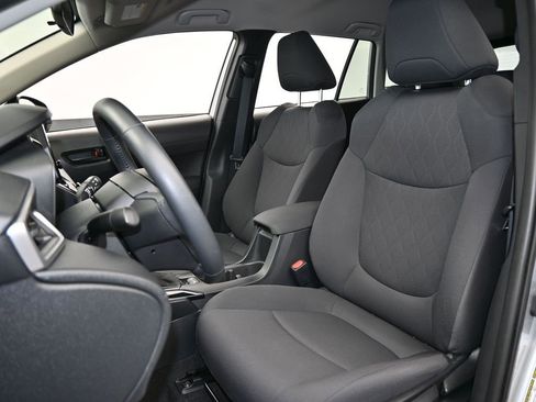 Used 2023 Toyota Corolla Cross LE image 10