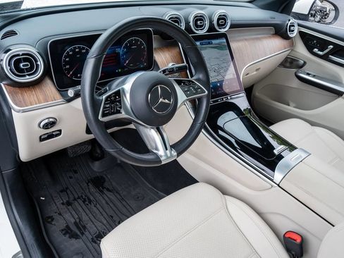 Used 2023 Mercedes-Benz GLC 300 4MATIC w/ Exclusive Trim Package image 17