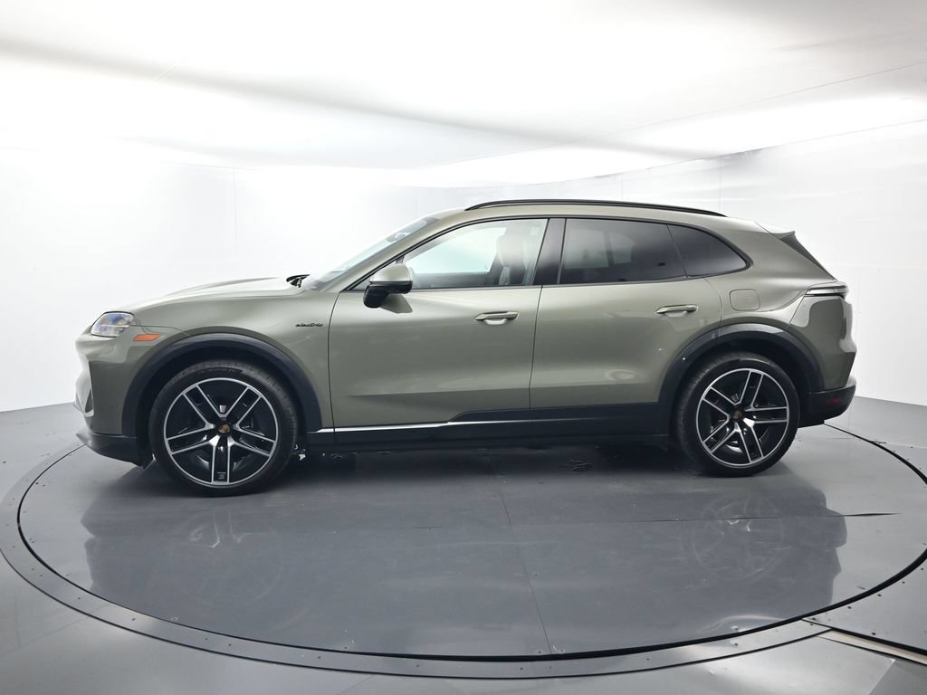 Certified 2026 Porsche Cayenne Electric AWD/4WD image 2